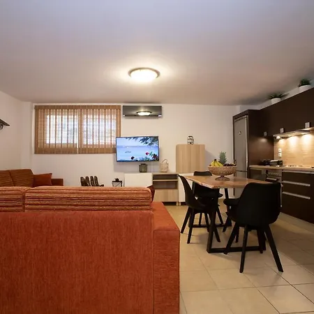 Apartment Linda Tolo